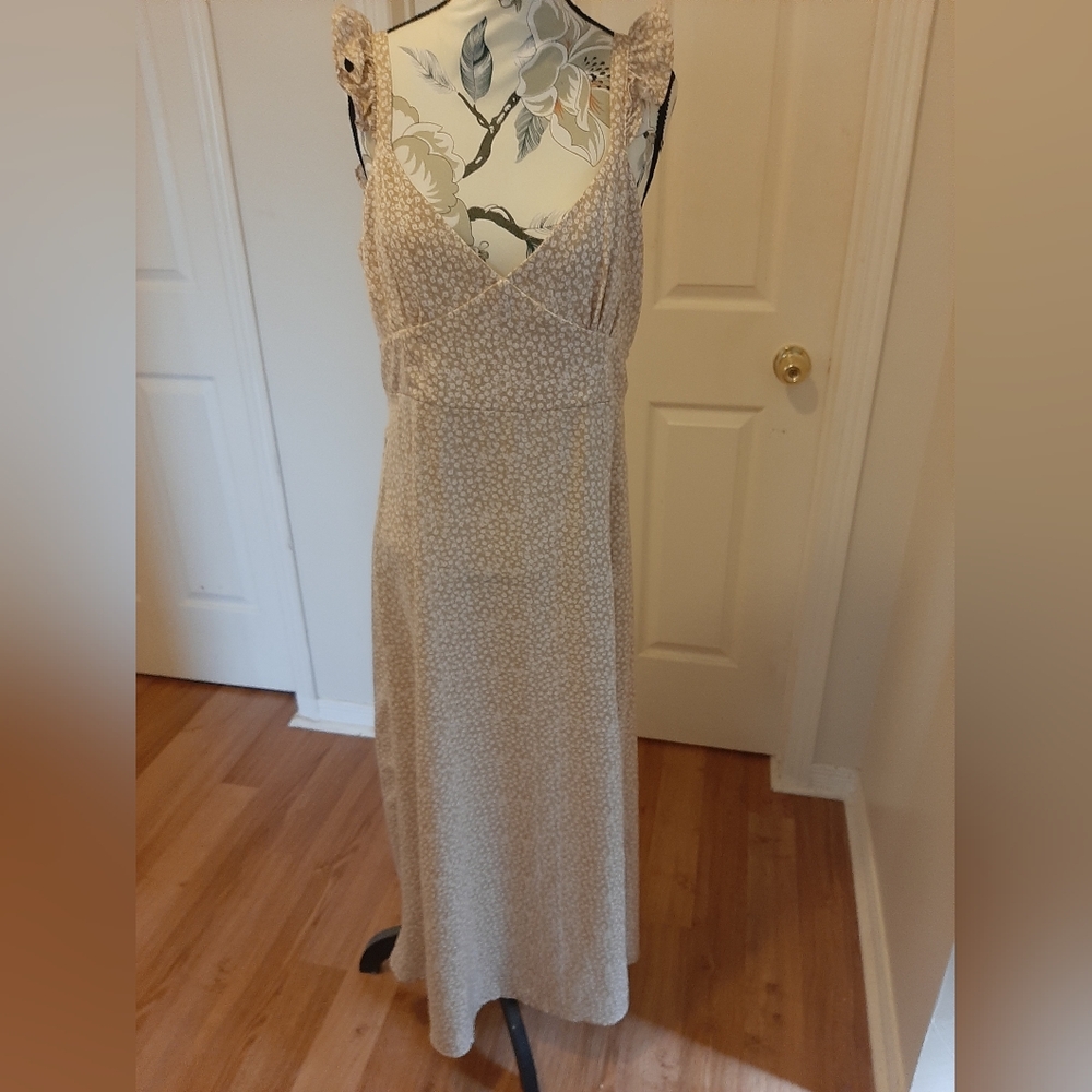 YaYa & Co Sleeveless V-neck Maxi Dress Cream Beige Floral Print